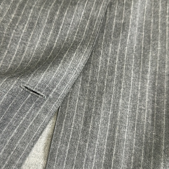 Eddie Bauer Women’s Size Small Petite Gray Wool Blend Long Sleeve Button Down - Picture 6 of 12